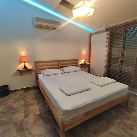 Hotel Chimera Pia Aparts