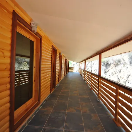 Chimera Pia Aparts Hotell