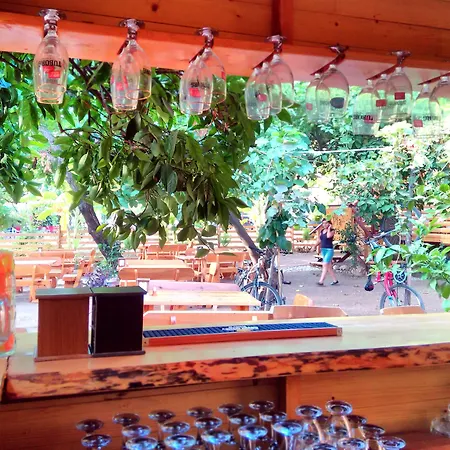 Hotell Chimera Pia Aparts Çıralı