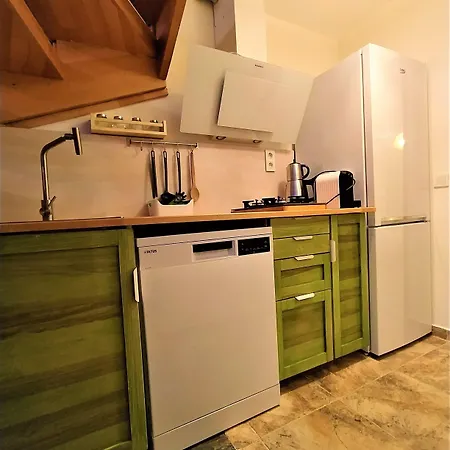 Chimera Pia Aparts Hotell 3*