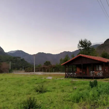 Chimera Pia Aparts Hotell 3*